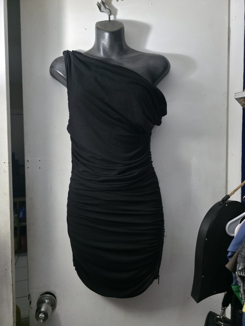 Off-Shoulder Black Bodycon Dress